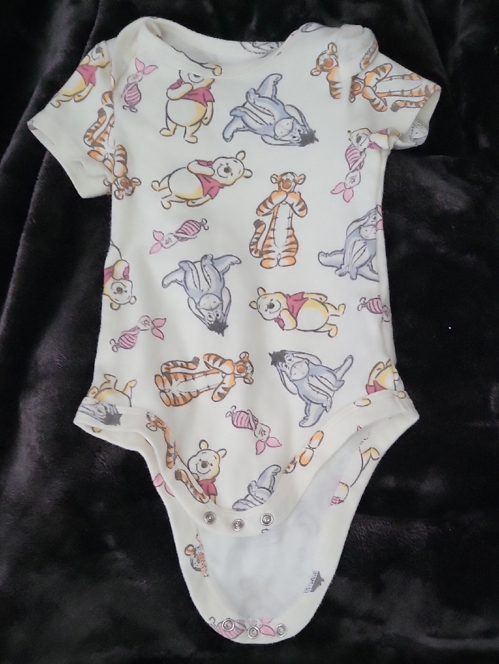 Classic Winnie the Pooh Cream Short-Sleeve Baby One-Piece